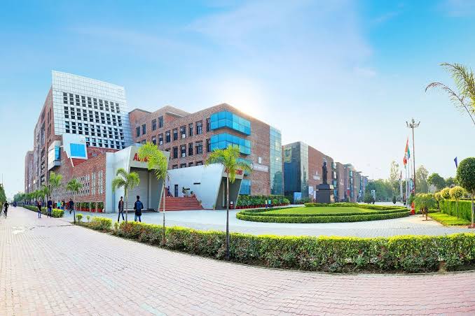 Lovely Professional University (LPU - Jalandhar)- Fee, Placement & Courses